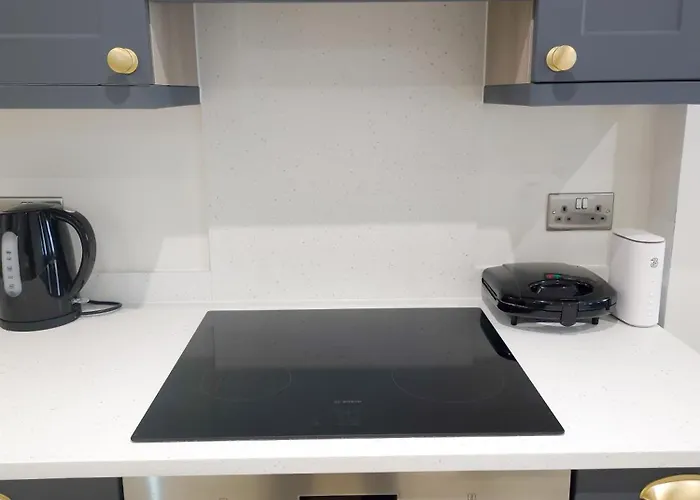 Jazreal Luxury - Centre * 리즈