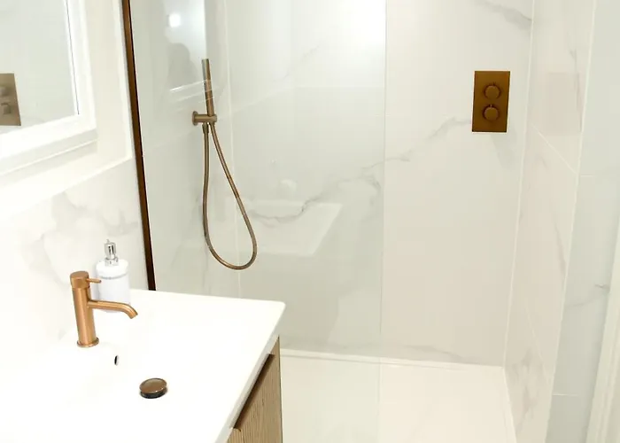 Jazreal Luxury - Centre